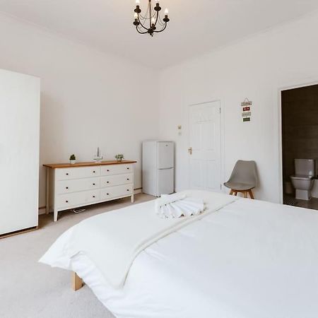 לונדון Spacious Ensuite Room Near Top Tourist Attractions מראה חיצוני תמונה