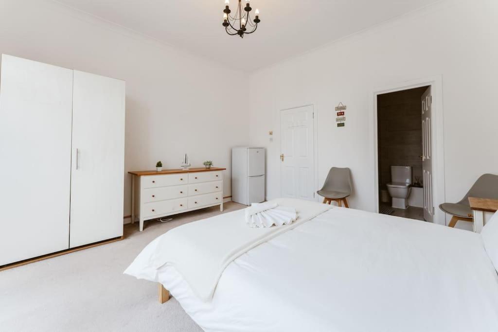 לונדון Spacious Ensuite Room Near Top Tourist Attractions מראה חיצוני תמונה